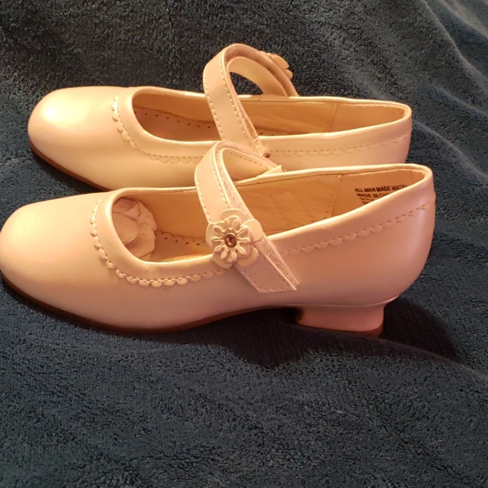 Shoes - Picture 2 of 3